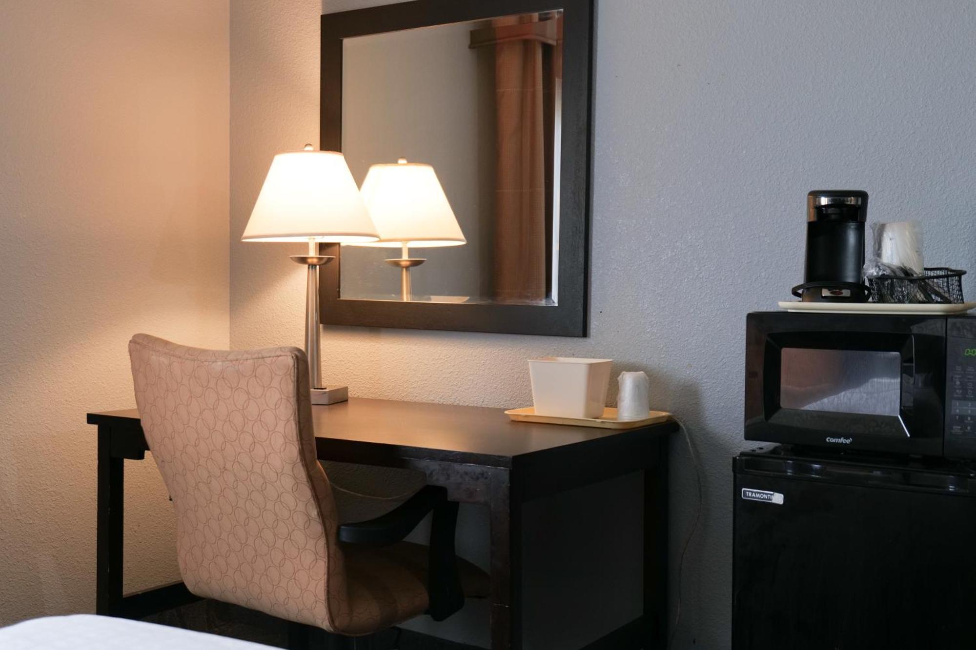 Baymont By Wyndham Flint Airport North Hotel Kültér fotó
