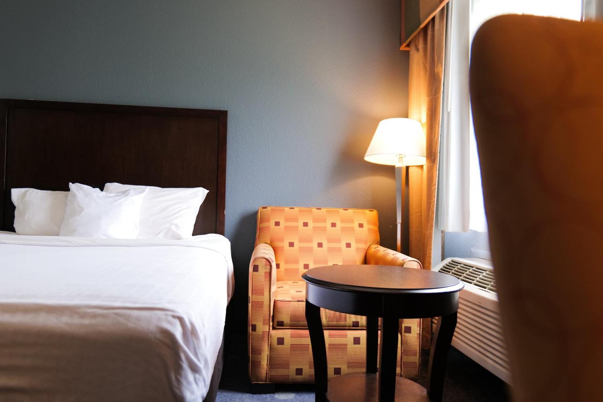 Baymont By Wyndham Flint Airport North Hotel Kültér fotó
