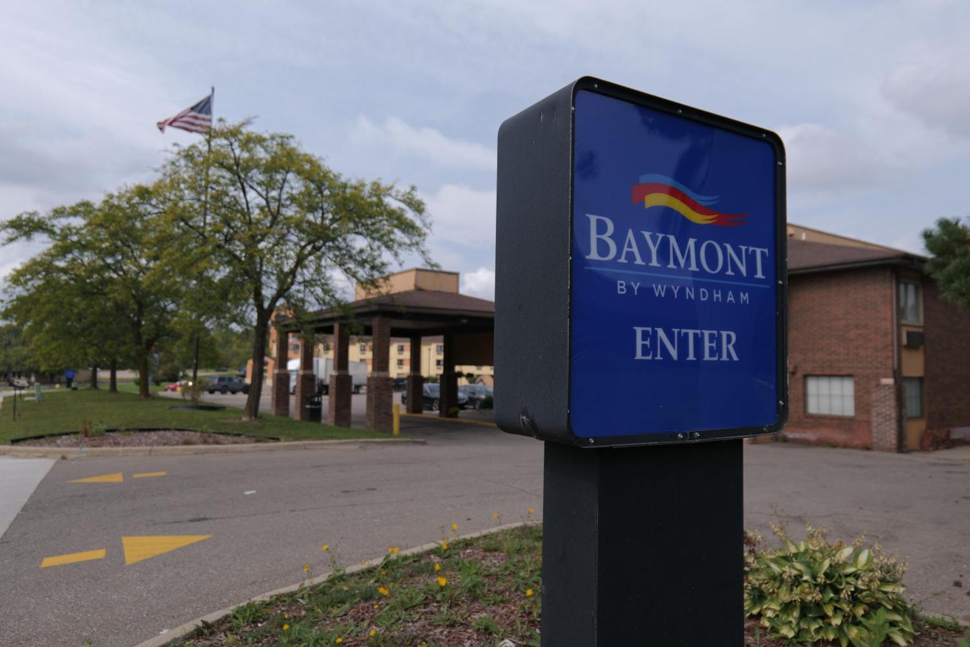 Baymont By Wyndham Flint Airport North Hotel Kültér fotó